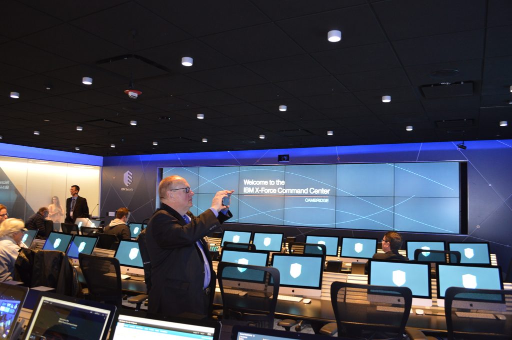 Tak wygląda IBM X-Force Command Center od środka